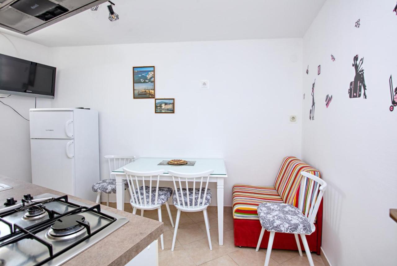 Family Friendly Seaside Apartments Brodarica, Sibenik - 4833 Brodarica  Exterior foto