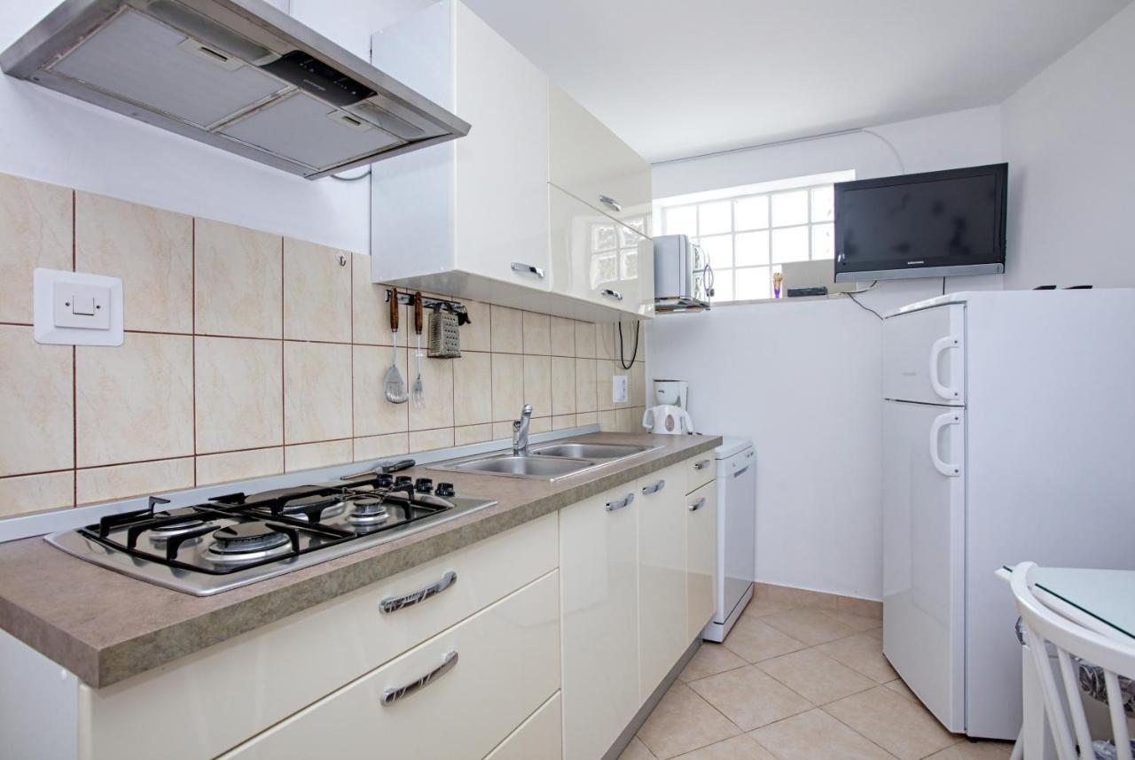 Family Friendly Seaside Apartments Brodarica, Sibenik - 4833 Brodarica  Exterior foto